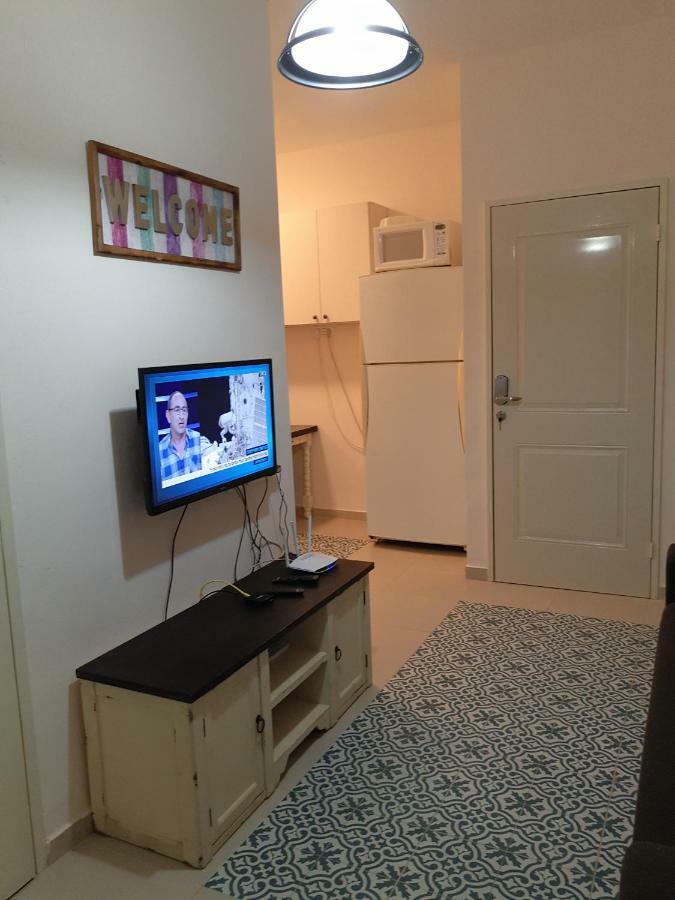 3 Stairs Only To Cozy Flat On Hillel St * Haifa