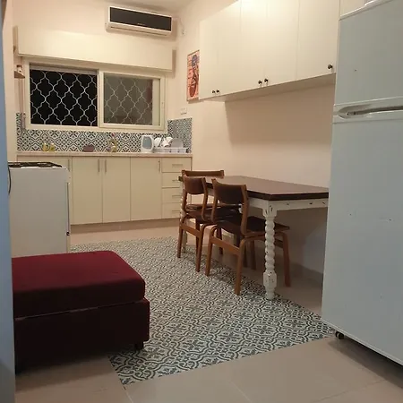 3 Stairs Only To Cozy Flat On Hillel St Apartment Haifa Exterior photo